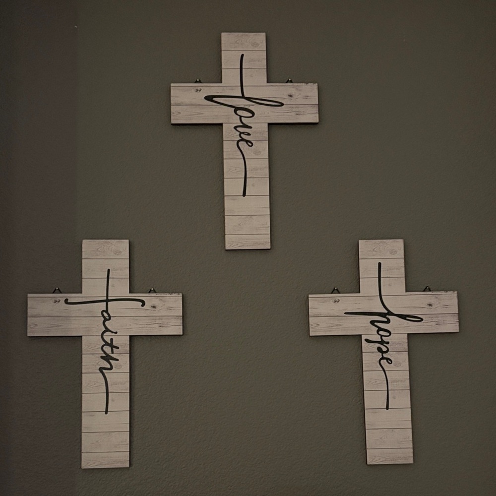 Rustic Wooden Cross Wall Decor Set - Faith, Hope, Love